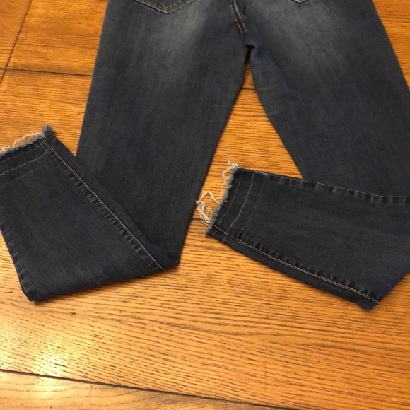 1822 Frayed Straight Leg Stretch Size 6 Jeans 5 pocket Casual Date Night Game - Picture 9 of 16